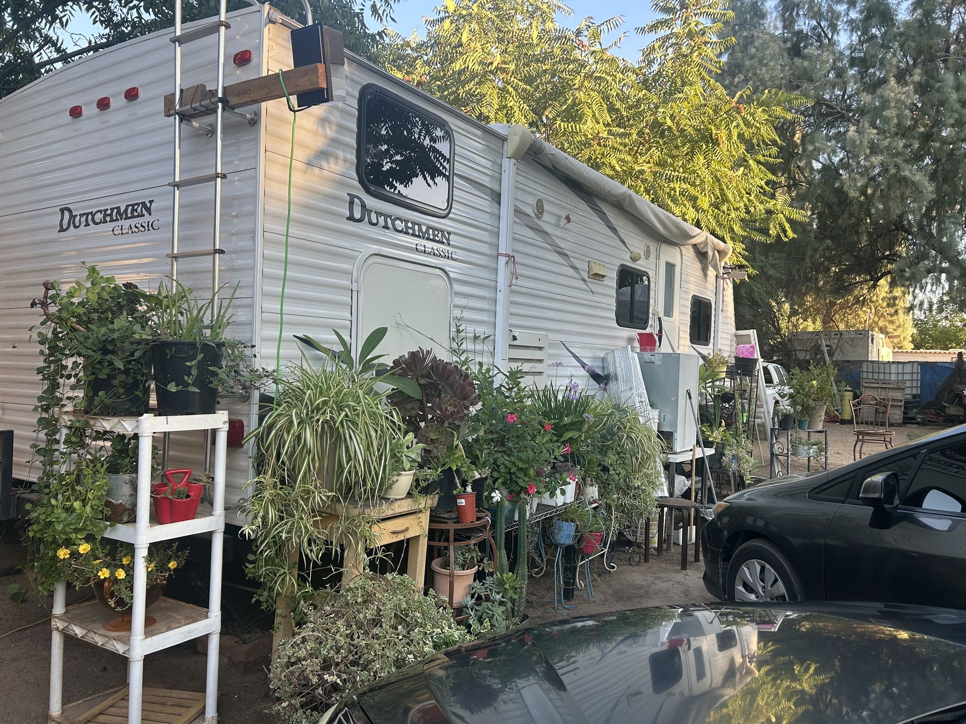 2011 Dutchman Trailer