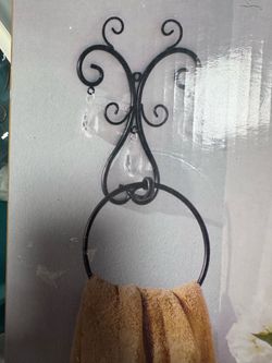 Towel ring holder
