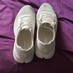 Men’s Olukai Size 10 Sneakers