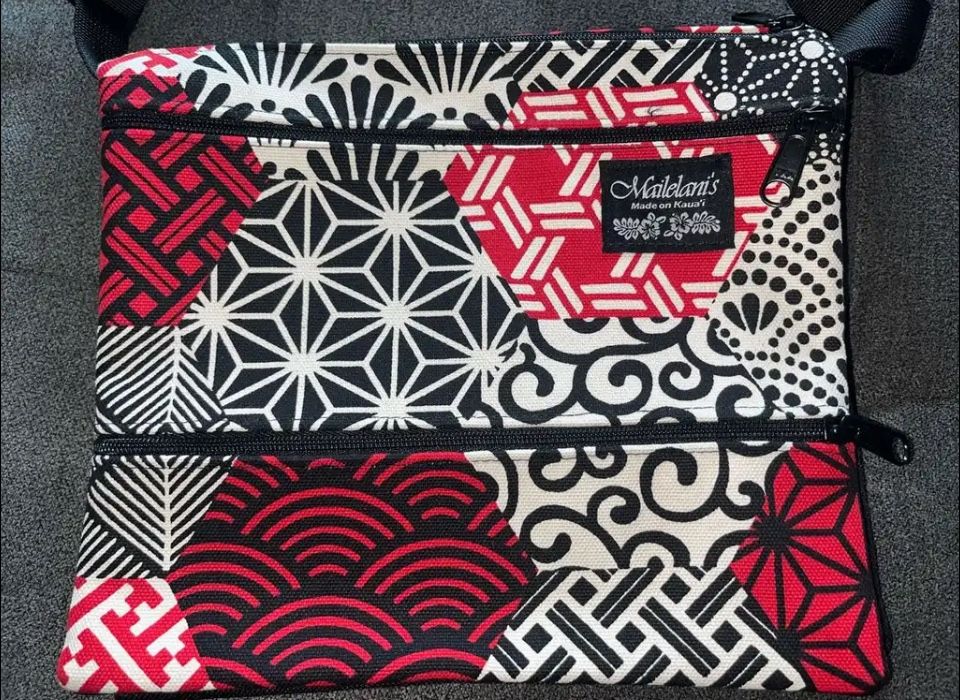 Hawaiian Print Ultimate Travel Bag -$27