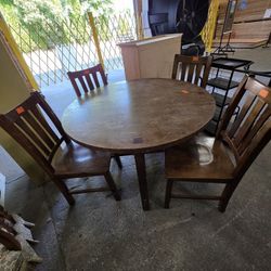 4-person Dining Table
