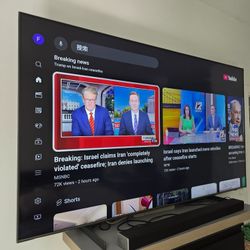 Samsung 75" QLED 4K Smart Tv, 2024, Like new!