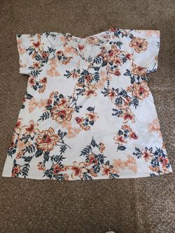 Women's Large Flowery Top