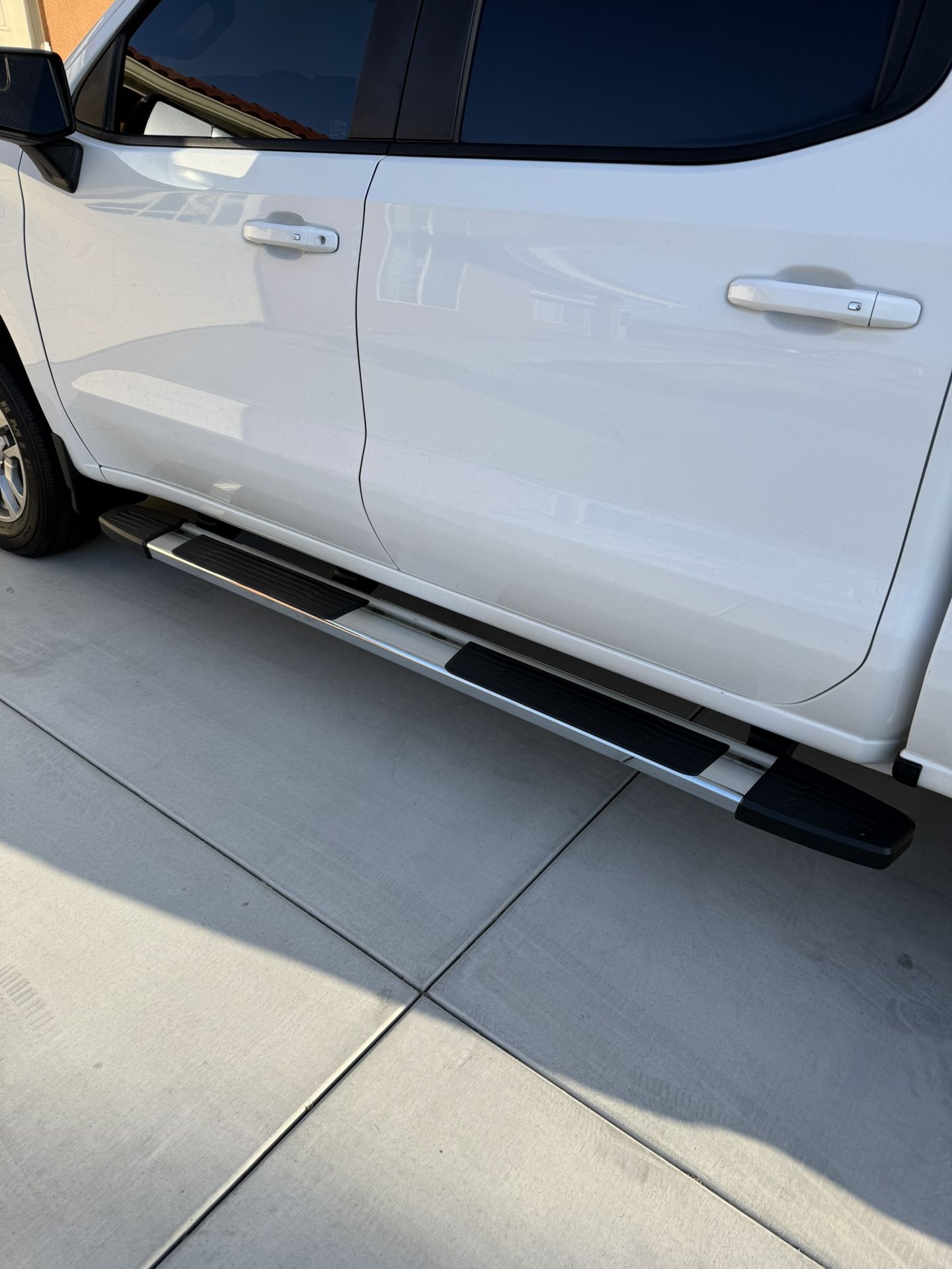 GM 2019-2025 Silverado Sierra 1500 Crew Cab 6" Rectangular Chrome Assist Steps Fits 2019-2025 OEM