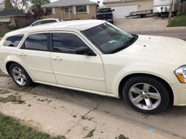 2004 dodge magnum for Sale in Denver, CO - OfferUp