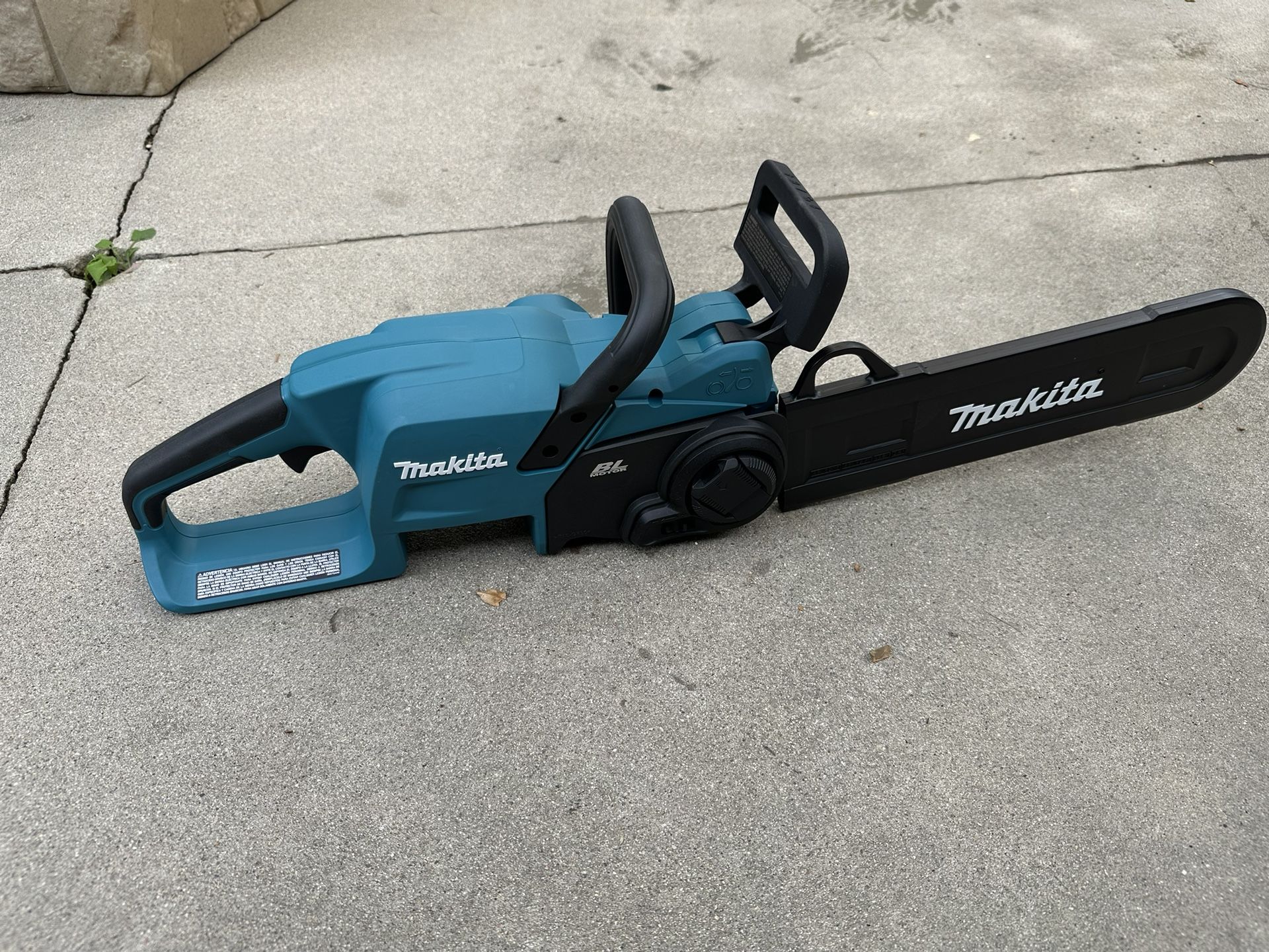 Makita 18V LXT 14” Chainsaw