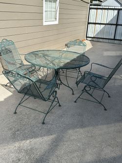 Mesa De Metal Con 4 Sillas 🪑 Para Exterior