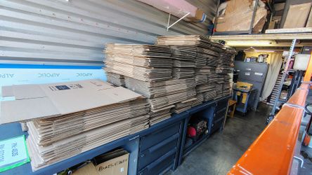 13 in × 13 in × 18 in  new medium size moving boxes