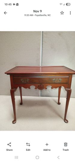 Queen Annie Tea Table