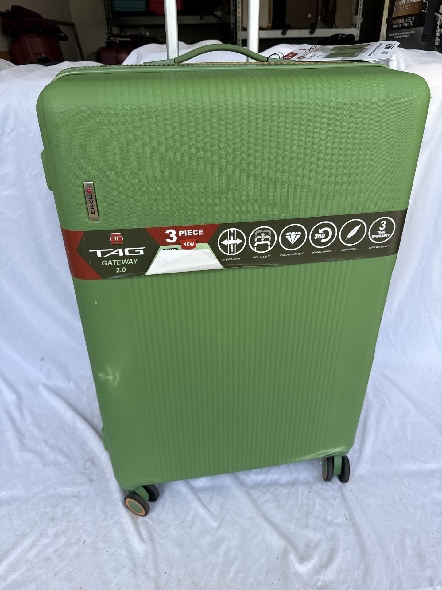 Tag large Check In Suitcase Luggage 30” Green Hardcase 