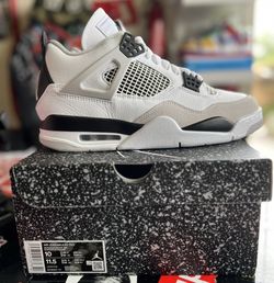 Jordan 4 Military Black size 10