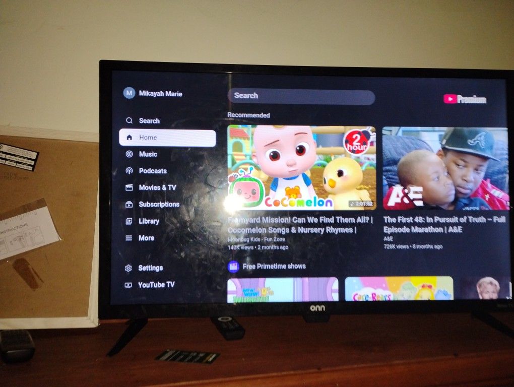 32 In Onn Roku Tv w Remote