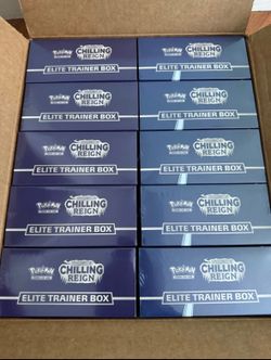Chilling Reign ETB Case