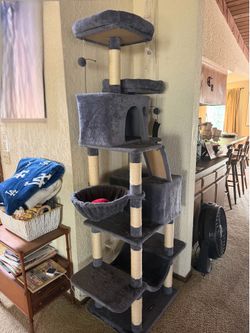 Cat play tower