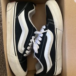Vans Knu School