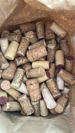 500* Assorted Wine and Champagne Corks