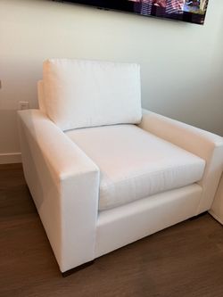 Maxwell RH linen white chair