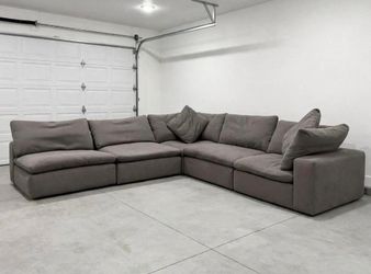 Cloud Spacious modular sectional sofa