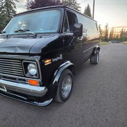 1977 chevy g20 van.
