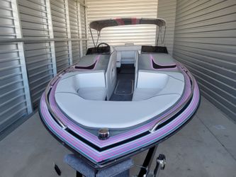 1990 Ultra Boat