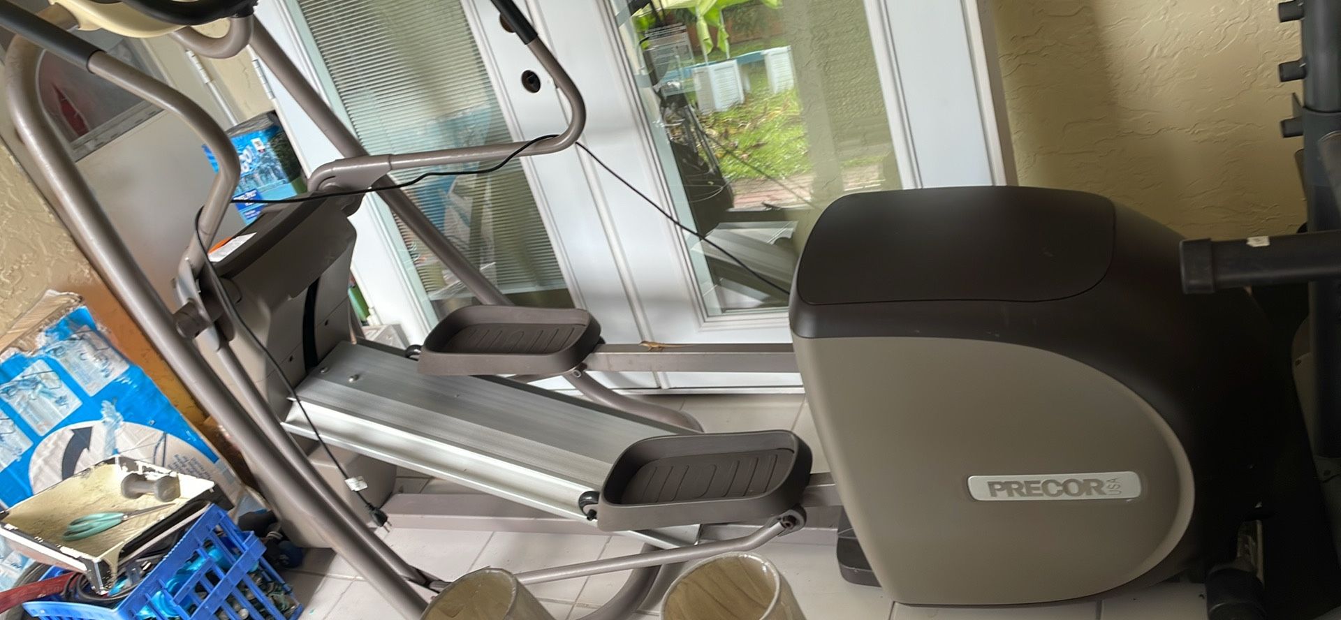 Precor EFX 5.33 Elliptical 