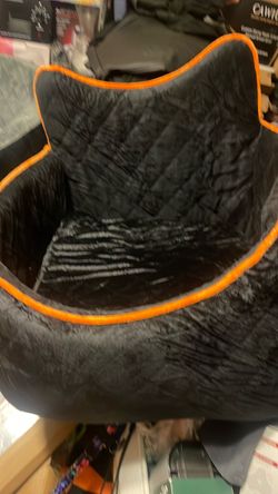 Black and Orange Pet car seat