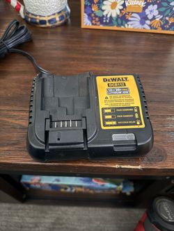 DEWALT 12V/20V MAX Battery Charger (DCB112)
