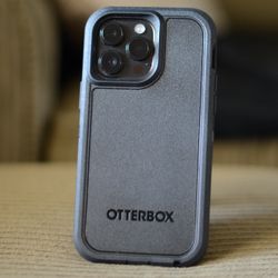 iPhone 14 Pro Otterbox Defender XT BRAND NEE