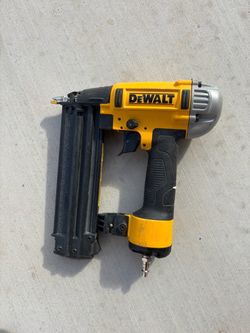 DeWalt 16-Gauge Pneumatic Finish Nailer
