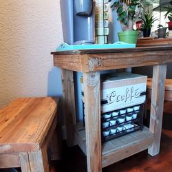 Custom Made Rustic Coffe Table & Stools