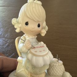 Precious Moments Figurine E-3106 - Mother Sew Dear - Enesco 1979 Porcelain.