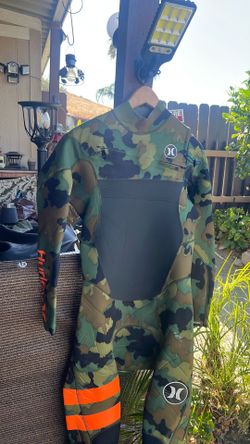 Hurley wet suit