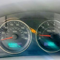 Beautiful 06 JEEP CHEROKEE LAREDO! SRT RIMS GOOD YEAR BIG TIRES ! CLEAN BODY ! TINTED WINDOWS!