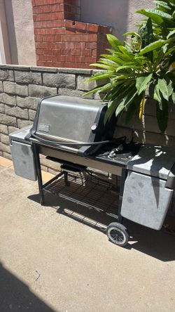 Weber Grill - natural gas