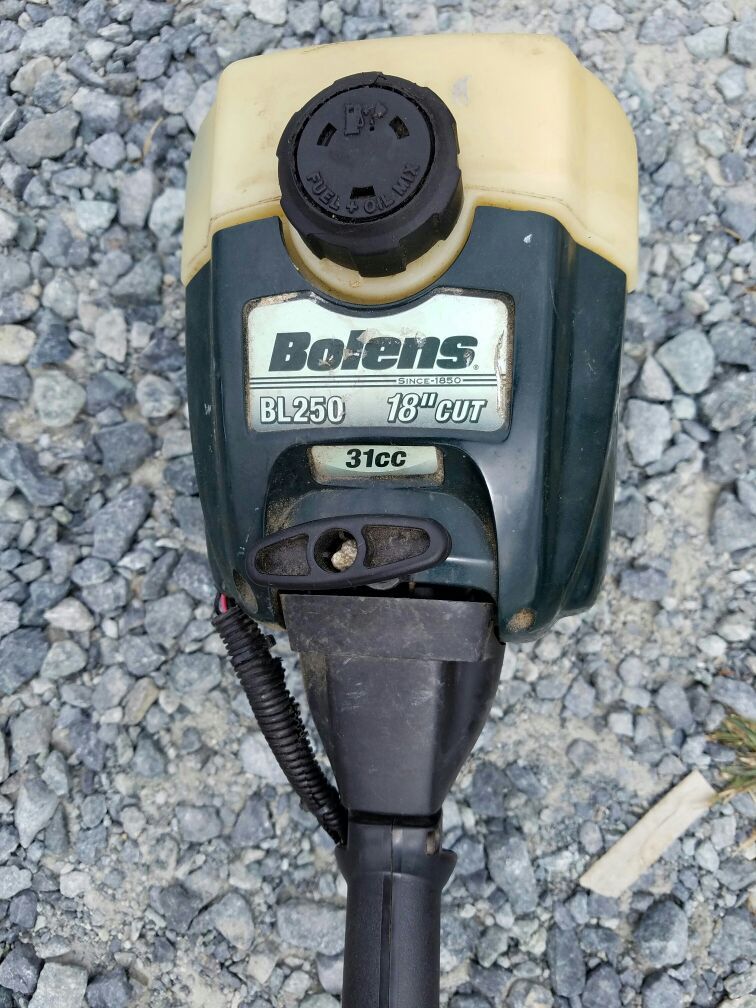 BOLENS BL250 WEED WACKER 18-inch Cut