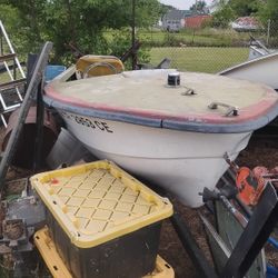 Boat Project Floats No Holes In The Boat At All Needs Engine I Have One If You Need It 
