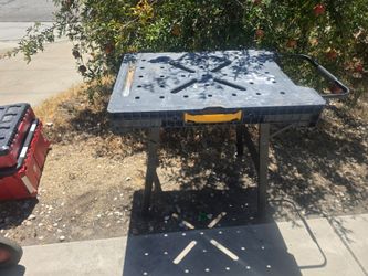 Dewalt table