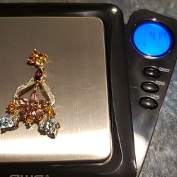 Woman's pendant