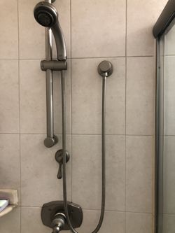 Grohe Shower Bar And Handheld Shower Head Set