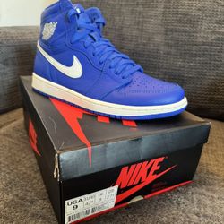 Air Jordan 1 High OG “Hyper Royal” Size 9.