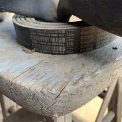 Serpentine Belt Like New # 8PK2490, 980K8