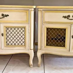 ✨TWO Henredon French Country End Tables – 1960s/70s – Elegant & Timeless! ✨