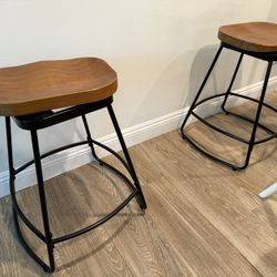 2 Stools