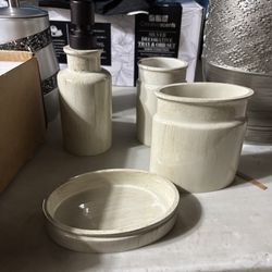 4 Piece Accesory Bathroom Set 