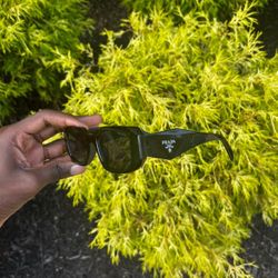 prada ssunglases