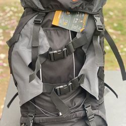 Starter camping set Bag/Tent/BRAND NEW SLEEPING BAG!! READ DESCRIPTION!!