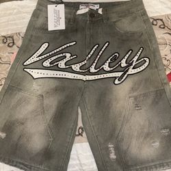 Valley Shorts 
