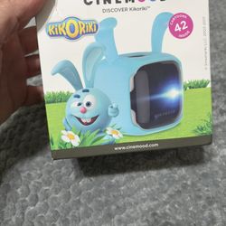 CINEMOOD Portable Movie Theatre Great Condition 