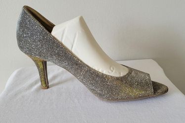Women's Sparkling Heels by Andrew Geller, Size 8.5