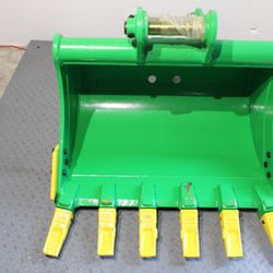 Mini Excavator Caterpillar CAT 304 GP Bucket 30 Inches Width or Similar Machine